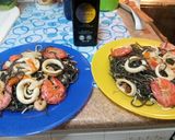 Foto del paso 4 de la receta Espaguetis negros con calamar y gulas