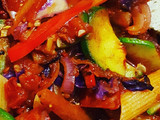 Salteado veraniego de fideos fácil