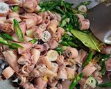 Foto langkah ke 3 dari resep Cumi pete cabe hijau.