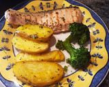 Foto del paso 5 de la receta: Salmón a la plancha con patatas y brócoli