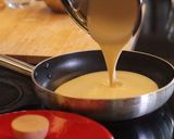 Foto langkah ke 8 dari resep 100% Sukses! Martabak Manis Teflon Bersarang (Terang Bulan).