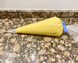 Foto del paso 1 de la receta: Pastel con peras en almíbar y crema sin gluten