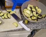 Foto del paso 1 de la receta: Berenjenas en escabeche como a mí más me gustan
