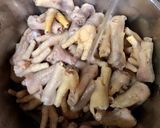Hình bước làm 2 của món Chân gà ngâm sả ớt