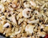 A picture of step 4 of Garlic Mushrooms.