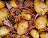 A picture of step 1 of Sundried-Tomato Pesto- Roasted Potatoes with Goat's Cheese.