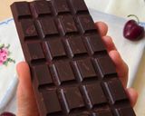 Foto del paso 6 de la receta: Chocolatín con cerezas 🍒 Falso chocolate helado con cerezas frescas 🍒low carb 🍫keto 🍫