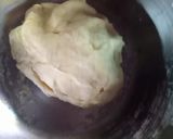 Gambar langkah 14 resipi Karipap Pusing.