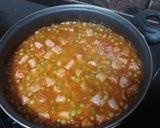 Foto del paso 4 de la receta: Arvejas compuestas con longaniza, arroz blanco y huevo frito