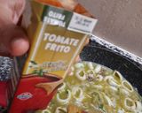 Foto del paso 7 de la receta: Calamares con tomate, almejas y gambas