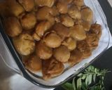A picture of step 6 of Hyderabadi Dahi baray chat.