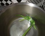 Foto langkah ke 2 dari resep Bubur garut bunga telang.