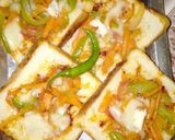 A picture of step 2 of Bread pizza in tava.