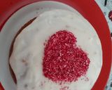 रेड वेलवेट एग्ग्लेस केक इन कुकर (Red valvet eggless cake in cooker recipe in hindi) रेसिपी चरण 21 फोटो