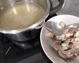 Foto del paso 1 de la receta: Consomé de pollo