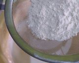 Foto langkah ke 3 dari resep Bolu Kukus Putih Telur.