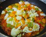 A picture of step 6 of Mumbai Pav Bhaji.