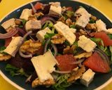 Une image de l'étape 6 de Salade Betterave, Pamplemousse & Gorgonzola.