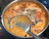 Foto del paso 3 de la receta: Sopa de pescado navideña de rape, almeja gallega y gamba roja