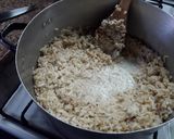 Foto del paso 8 de la receta: Pollo al horno con cebollas y arroz con crema como guarnición