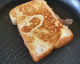 รูปขั้นตอนการทำที่ 4 ของ Vanilla French Toast ขนมปังชุบไข่วานิลลา (อาหารเช้า)​