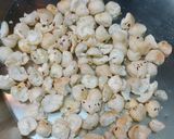A picture of step 2 of Sattu Alsi Meva Ke Laddoo.