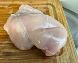 Une image de l'étape 1 de Poulet mariné aux poivrons tricolores et courgette.