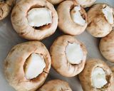 Foto del paso 2 de la receta: 🇲🇽🍄Champiñones rellenos 🇲🇽
