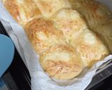 Foto langkah ke 6 dari resep Cheesy Garlic Bread.