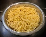 Foto del paso 2 de la receta: Spaghetti al limón con bonito del norte