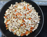 Foto del paso 1 de la receta: Quesadillas de pollo y champiñones