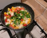 Foto del passaggio 2 della ricetta Gnocchi con pomodori e gamberetti🍅🦐