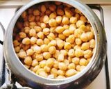A picture of step 1 of Chickpea curry (chana masala curry).