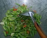 Foto langkah ke 3 dari resep Tumis buncis telur.