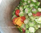 A picture of step 3 of Bhindi bhaji.
