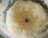 Foto del paso 3 de la receta: Manitas de cordero guisadas con patatas en olla rápida
