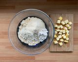 Foto del passaggio 2 della ricetta Crumble Salato alla Zucca Aromatizzata