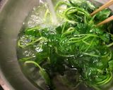Hình bước làm 2 của món Salad rau chân vịt kiểu Hàn - công thức maangchi