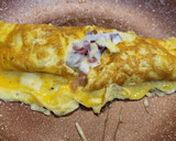 Foto del paso 2 de la receta: Tortilla a la francesa con queso y dados de jamón