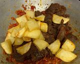 Foto langkah ke 6 dari resep Dendeng Balado Kentang.