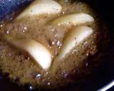 Foto del paso 3 de la receta Ensalada templada de peras al jengibre con queso, nueces y miel