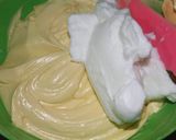 Foto langkah ke 5 dari resep Basic Butter Cup Cake.