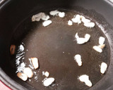 Foto del paso 3 de la receta: Pollo en salsa con patatas guisadas