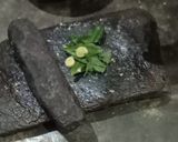 A picture of step 1 of Moong Chatpata Chutney with Pudina Patta and Ginger.