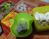 Foto langkah ke 1 dari resep Sup Tahu Campur.