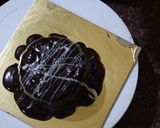 A picture of step 15 of Chocolate Flowing Cake.