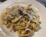 Foto del paso 6 de la receta: Nidos con salsa cremosa (Bolós), champiñones, bacon, pasas, feta y alcaparras …