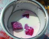 A picture of step 3 of Dragon Fruit Flavour Lassi.