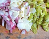 Foto langkah ke 2 dari resep Tumis kentang buncis wortel.