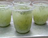 Foto langkah ke 4 dari resep Es Timun Serut Nutrisari Jeruk Nipis.